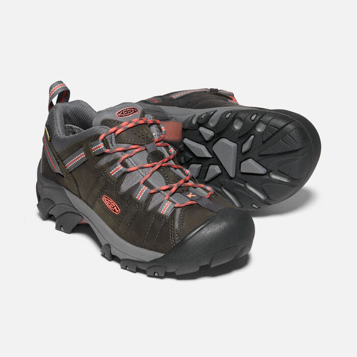 1022815 Keen Women's Targhee II WP Magnet/Coral